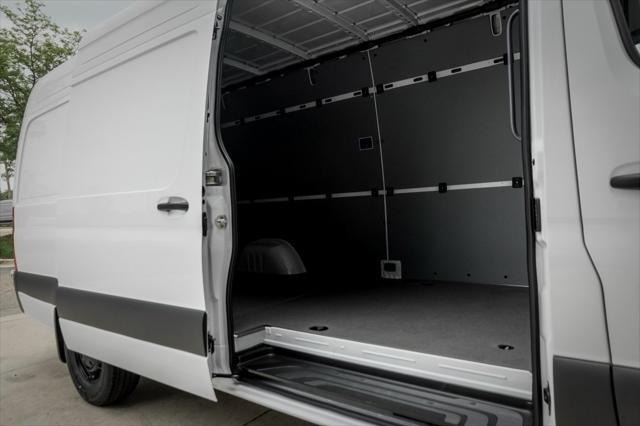 new 2025 Mercedes-Benz Sprinter 2500 car, priced at $70,192