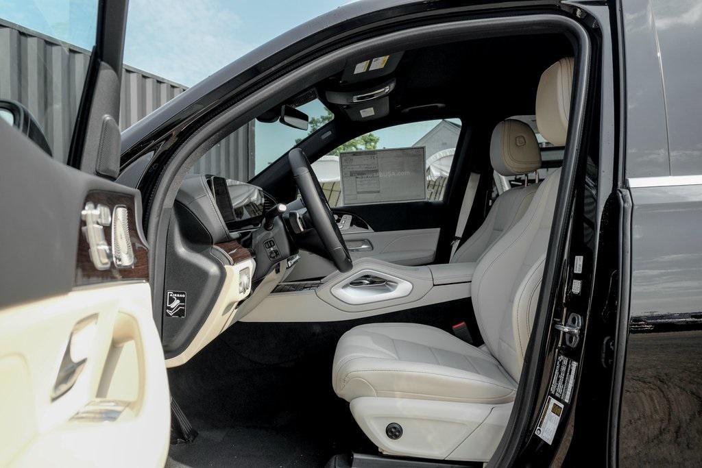 new 2025 Mercedes-Benz GLS 450 car, priced at $92,900