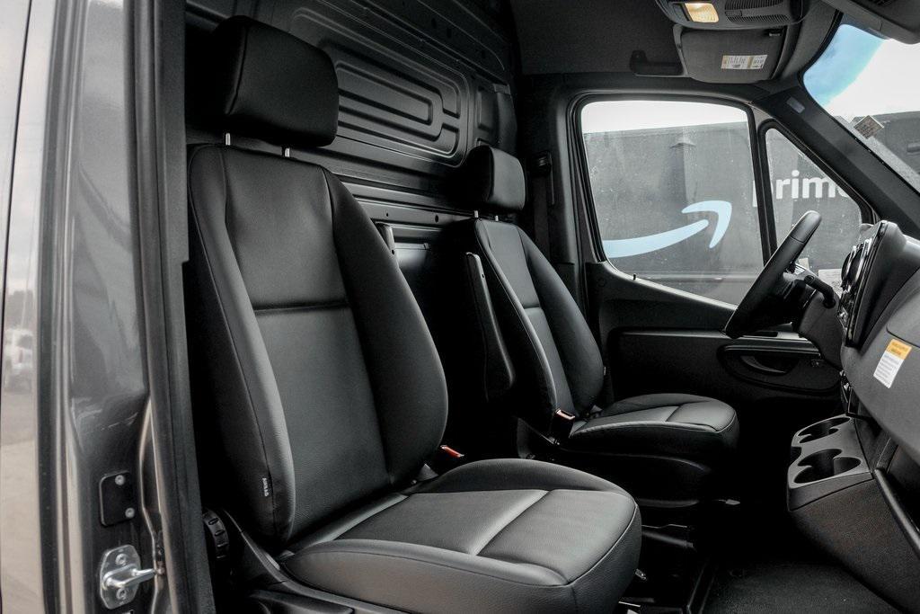 new 2025 Mercedes-Benz Sprinter 2500 car, priced at $68,346
