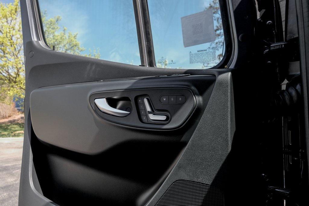 new 2025 Mercedes-Benz Sprinter 2500 car, priced at $70,693