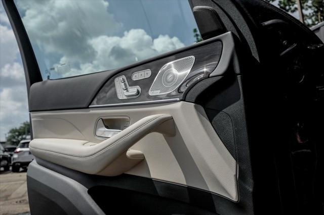 new 2025 Mercedes-Benz GLS 450 car, priced at $92,300