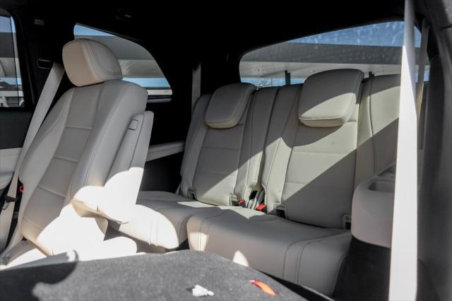 new 2025 Mercedes-Benz GLS 450 car, priced at $99,570