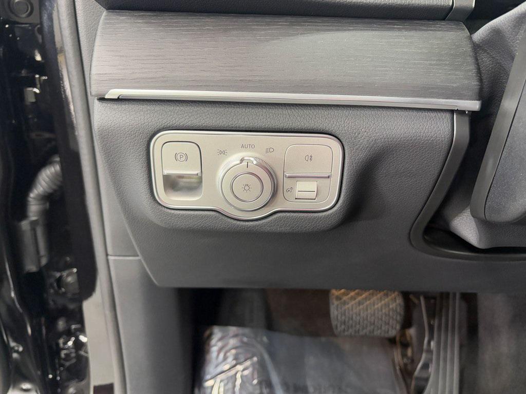 used 2025 Mercedes-Benz GLE 450 car, priced at $68,499