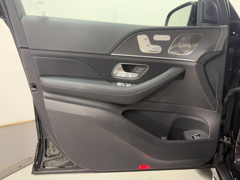 used 2025 Mercedes-Benz GLE 450 car, priced at $68,499