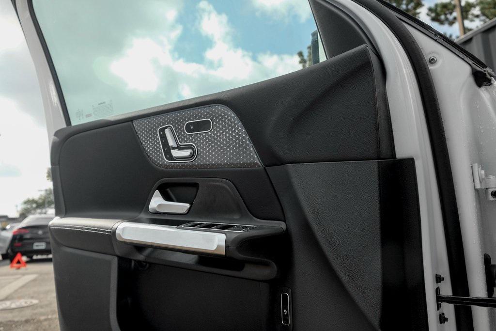 new 2026 Mercedes-Benz GLB 250 car, priced at $52,090