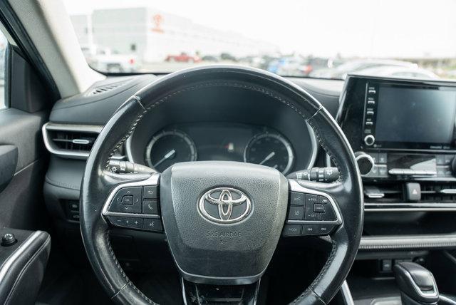 used 2021 Toyota Highlander car, priced at $34,890