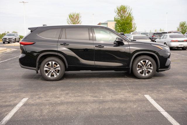 used 2021 Toyota Highlander car, priced at $34,890