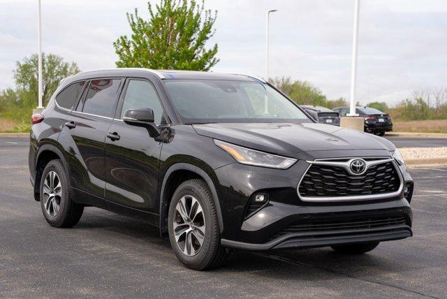 used 2021 Toyota Highlander car, priced at $34,890