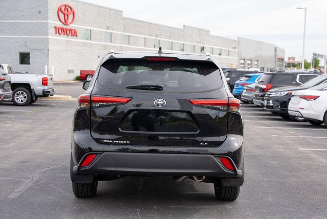 used 2021 Toyota Highlander car, priced at $34,890