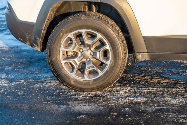 used 2022 Jeep Cherokee car, priced at $24,990