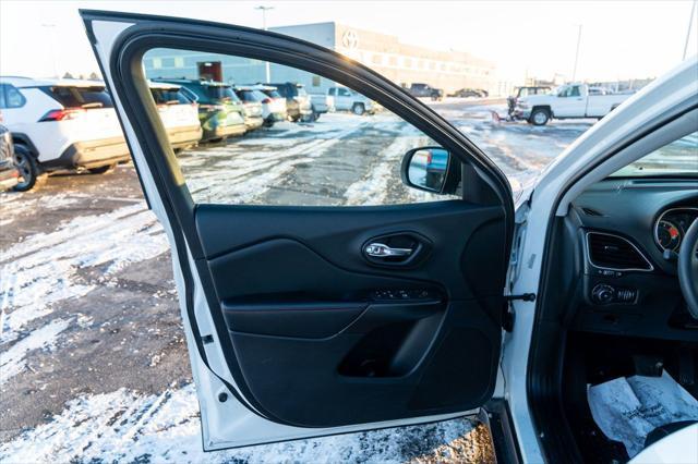 used 2022 Jeep Cherokee car, priced at $24,990