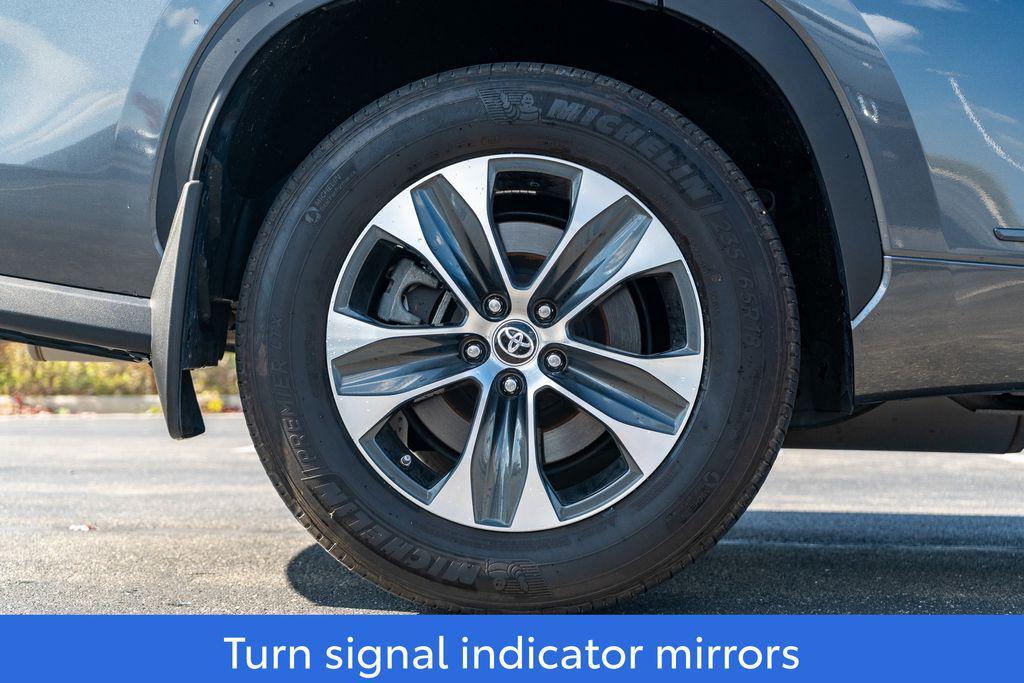 used 2023 Toyota Highlander car, priced at $36,714