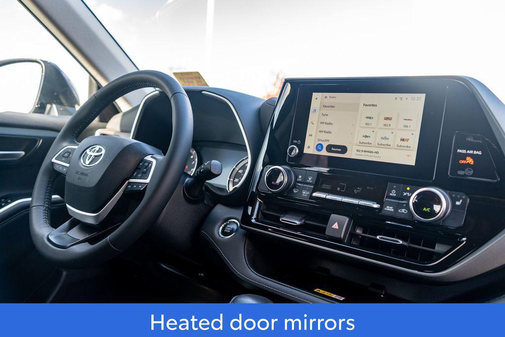 used 2023 Toyota Highlander car, priced at $36,714