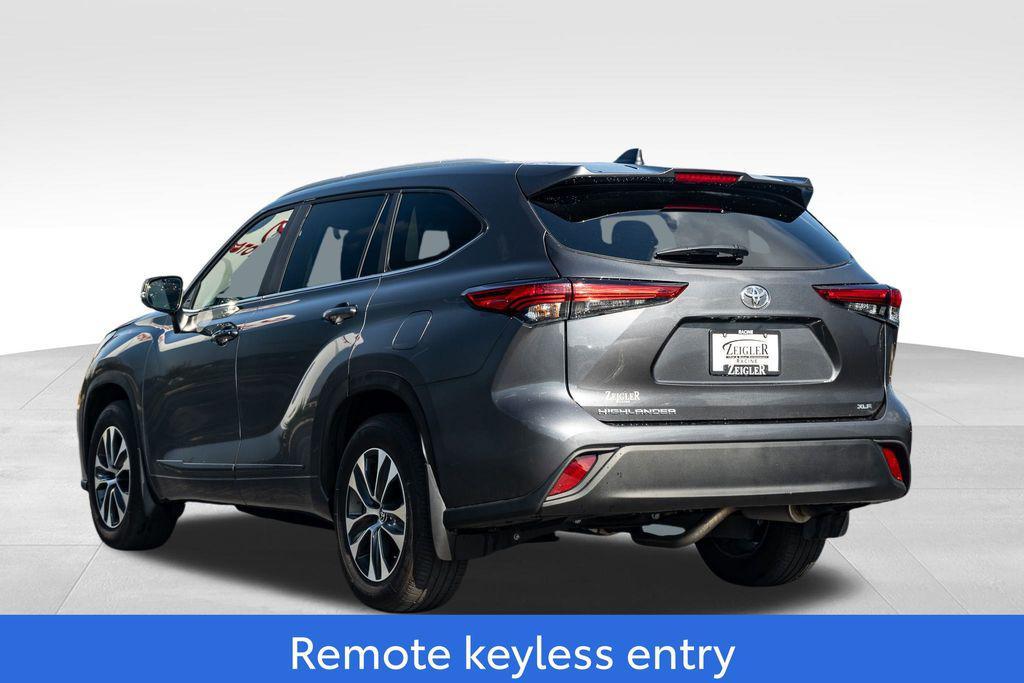 used 2023 Toyota Highlander car, priced at $36,714