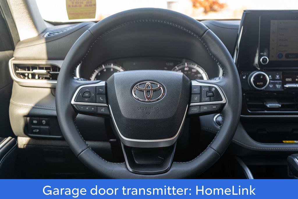 used 2023 Toyota Highlander car, priced at $36,714