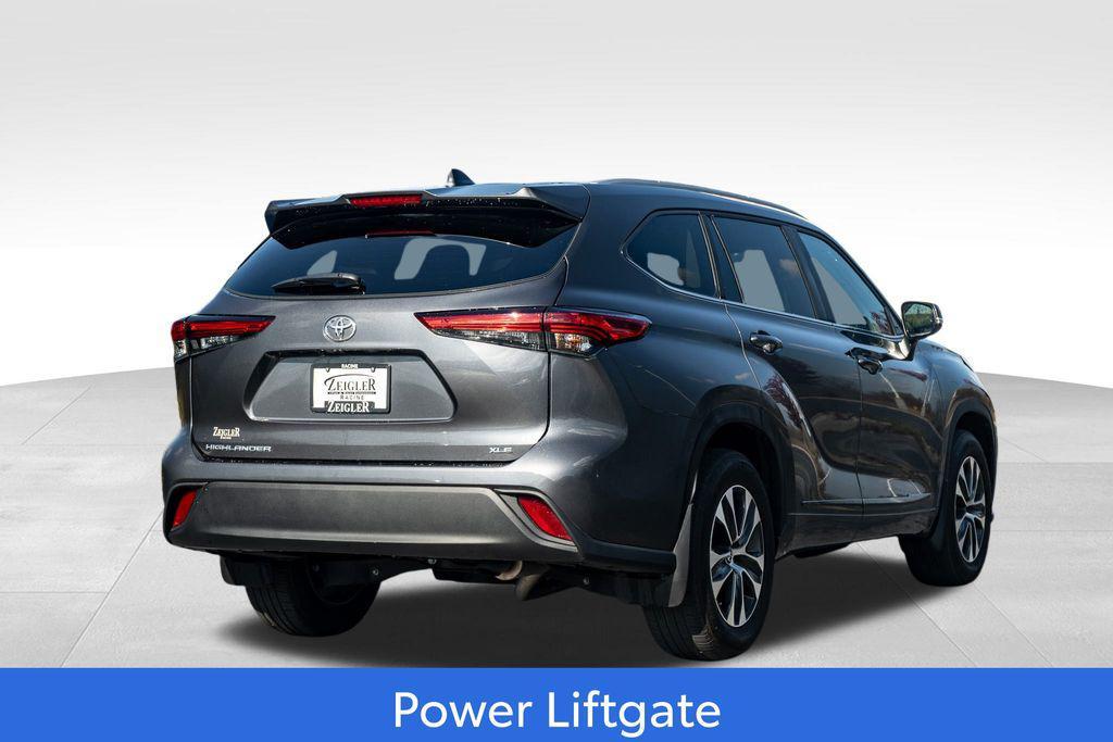 used 2023 Toyota Highlander car, priced at $36,714