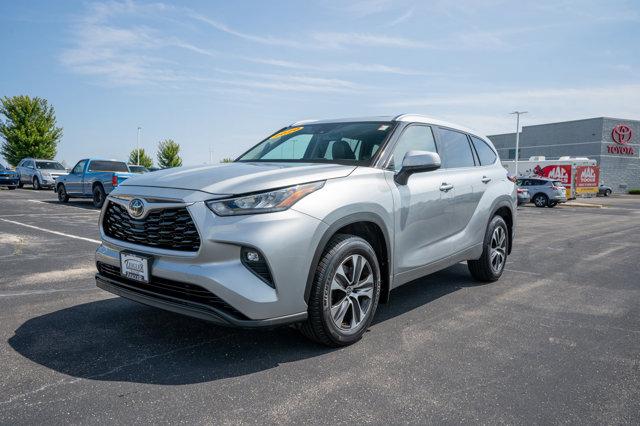 used 2020 Toyota Highlander car, priced at $29,779