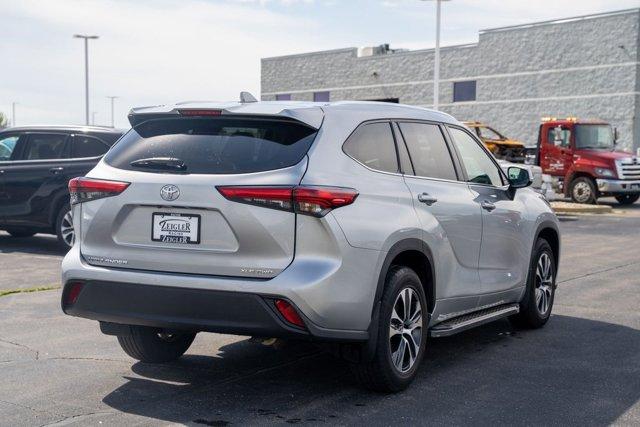 used 2021 Toyota Highlander car, priced at $35,990