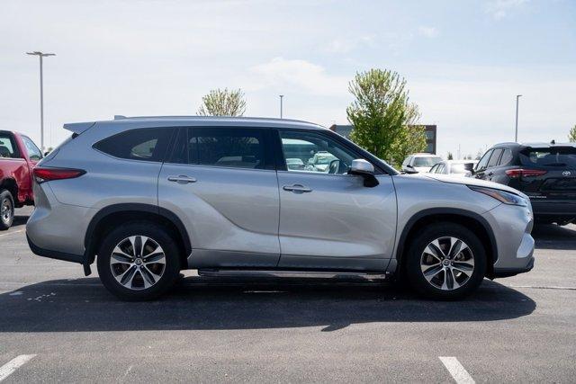used 2021 Toyota Highlander car, priced at $35,990