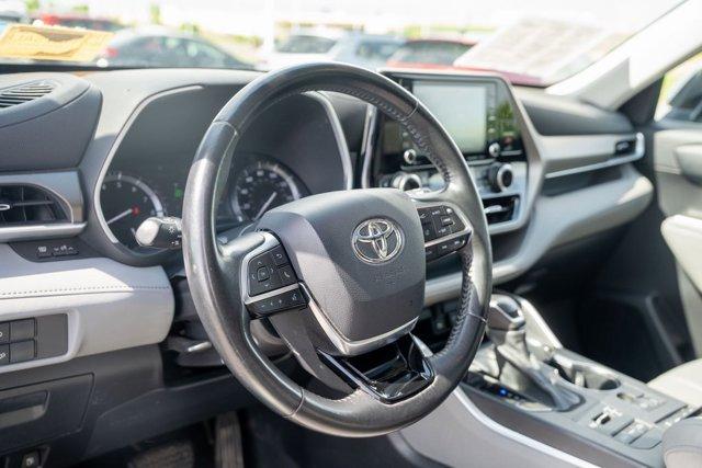 used 2021 Toyota Highlander car, priced at $35,990