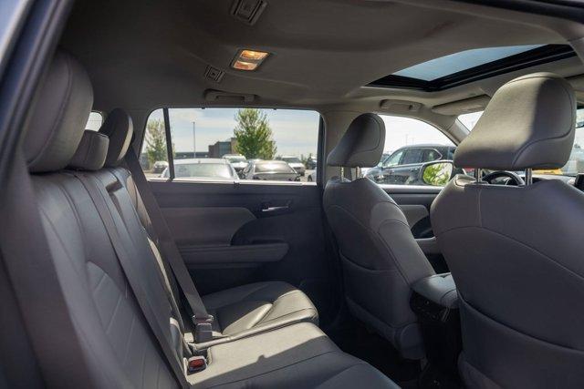 used 2021 Toyota Highlander car, priced at $35,990