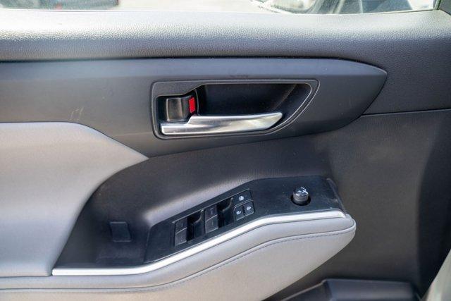 used 2021 Toyota Highlander car, priced at $35,990