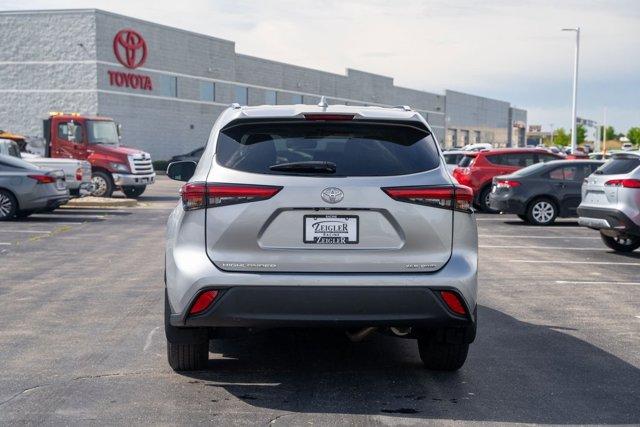 used 2021 Toyota Highlander car, priced at $35,990