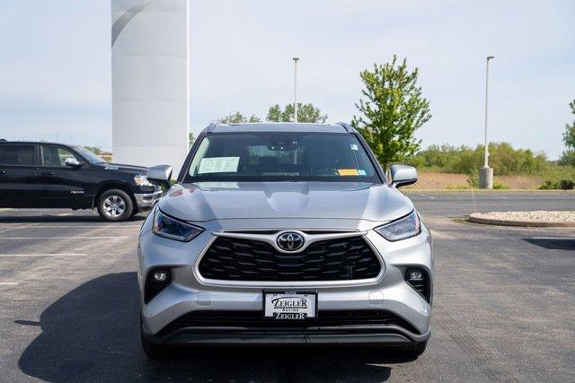 used 2021 Toyota Highlander car, priced at $35,990