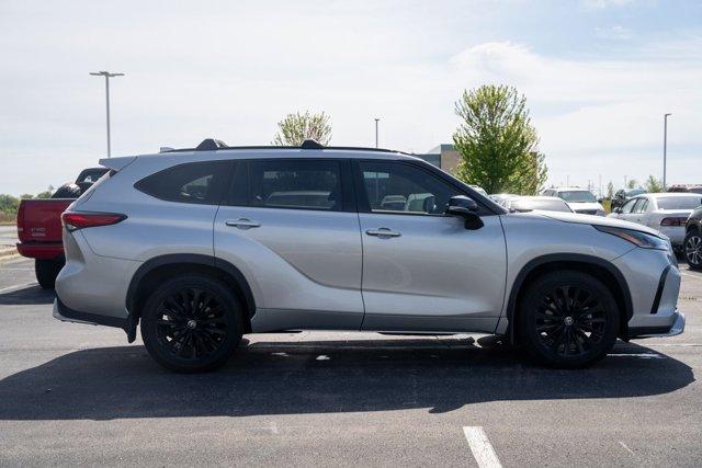 used 2023 Toyota Highlander car, priced at $39,990