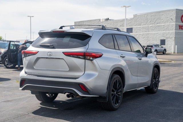 used 2023 Toyota Highlander car, priced at $39,990