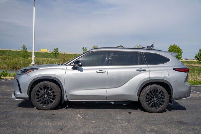 used 2023 Toyota Highlander car, priced at $39,990