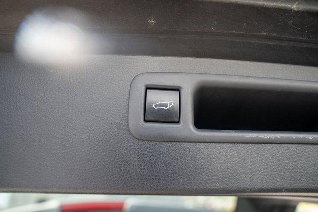 used 2023 Toyota Highlander car, priced at $39,990