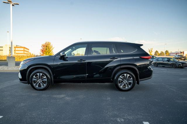 used 2022 Toyota Highlander car, priced at $33,890