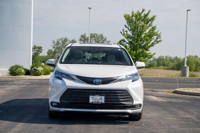 new 2025 Toyota Sienna car, priced at $52,235