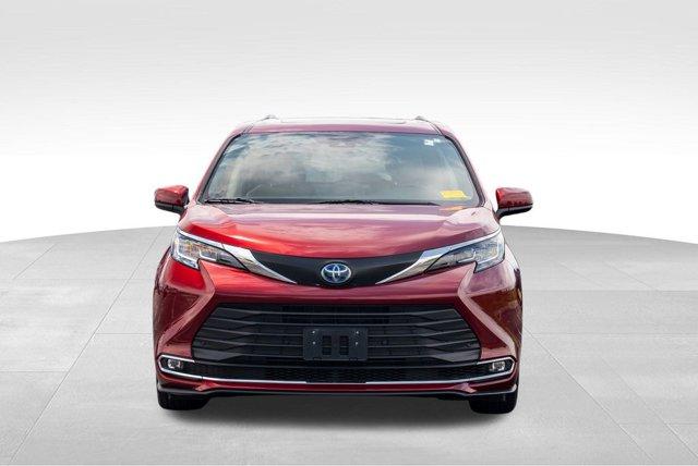 used 2021 Toyota Sienna car, priced at $37,497