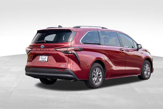 used 2021 Toyota Sienna car, priced at $37,497
