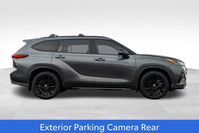 used 2023 Toyota Highlander car, priced at $40,000