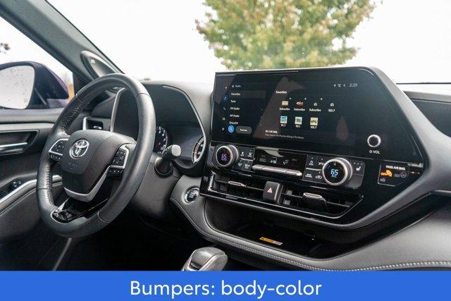 used 2023 Toyota Highlander car, priced at $40,000