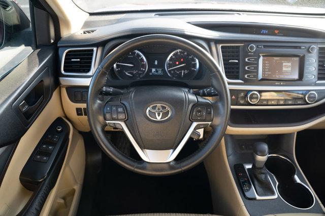 used 2014 Toyota Highlander car, priced at $14,995