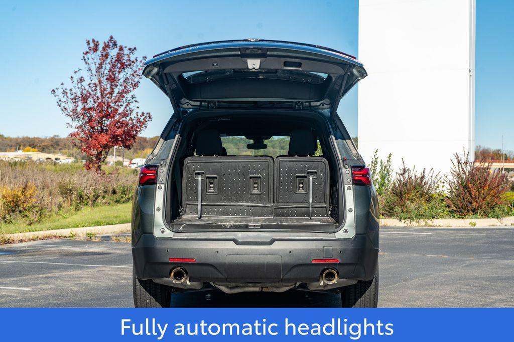 used 2023 Chevrolet Traverse car, priced at $31,879