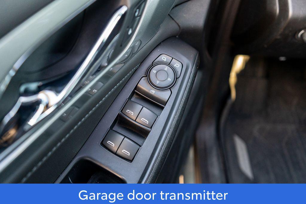 used 2023 Chevrolet Traverse car, priced at $31,879