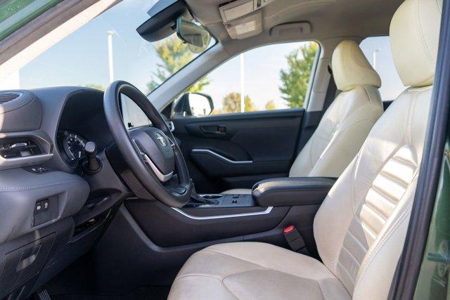 used 2023 Toyota Highlander car, priced at $31,579