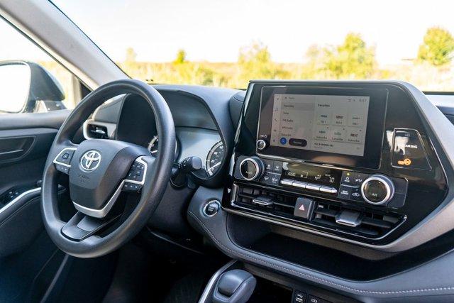 used 2023 Toyota Highlander car, priced at $31,579