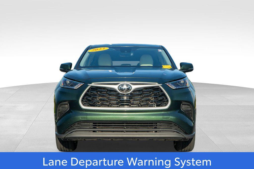 used 2023 Toyota Highlander car, priced at $29,579