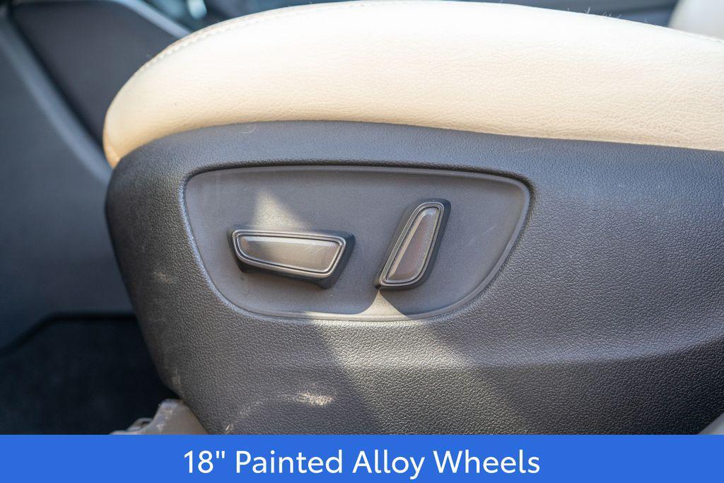 used 2023 Toyota Highlander car, priced at $29,579