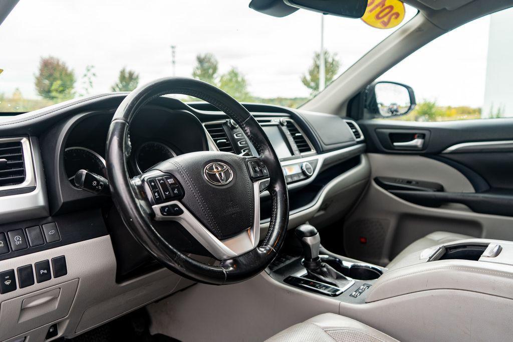 used 2018 Toyota Highlander car, priced at $24,749