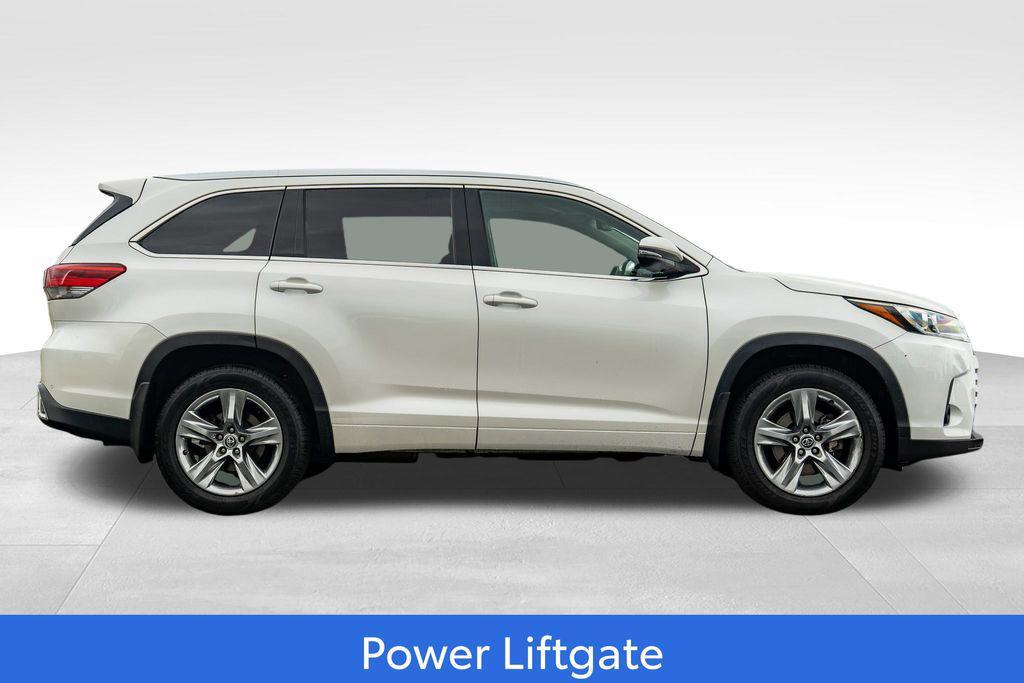 used 2018 Toyota Highlander car, priced at $24,749