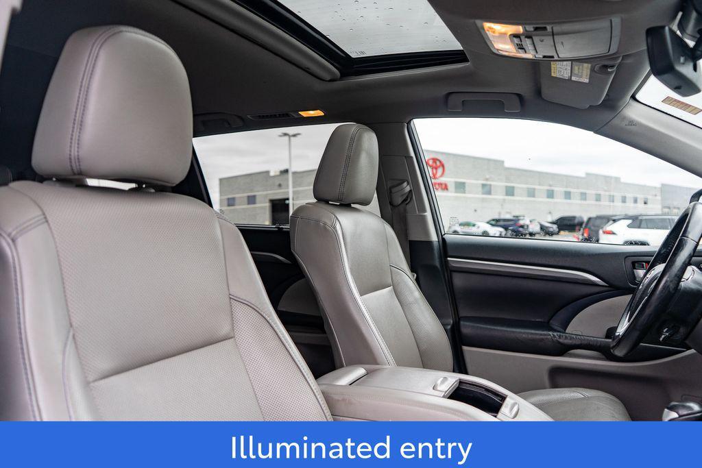 used 2018 Toyota Highlander car, priced at $24,749