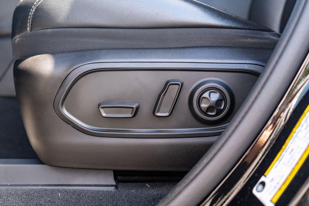 used 2024 Jeep Grand Cherokee car, priced at $36,279