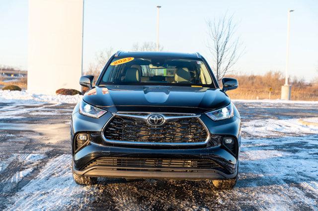 used 2022 Toyota Highlander car, priced at $35,997